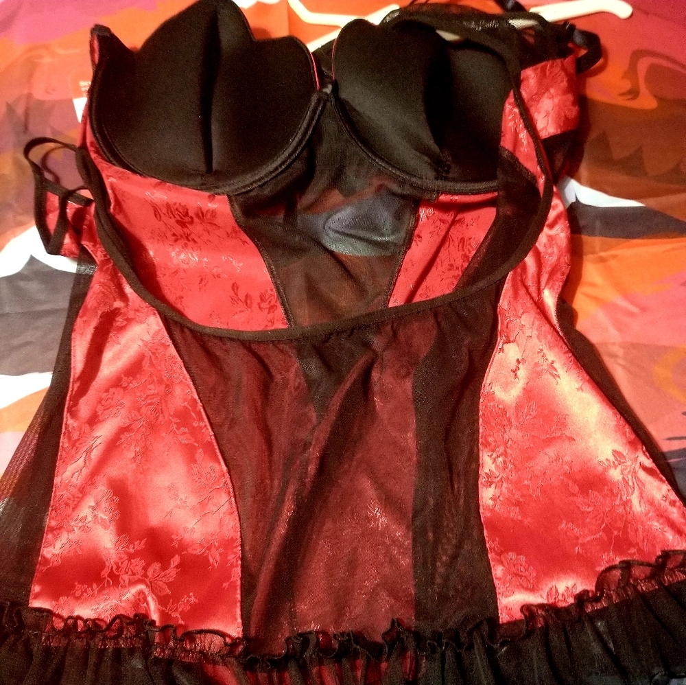 "THRILLER" - Picture 2 of 2